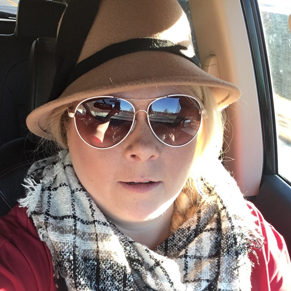 Meet your Posher, Candace